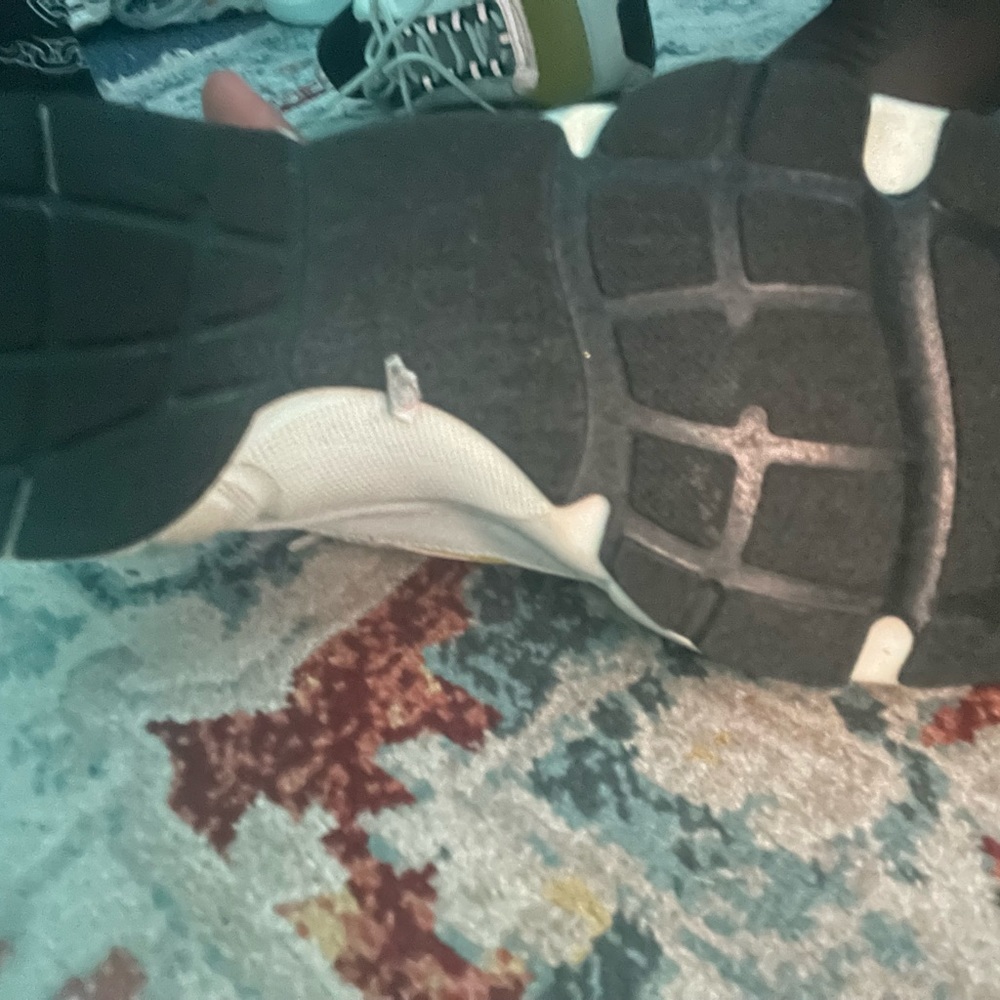 yellow n white dior b22